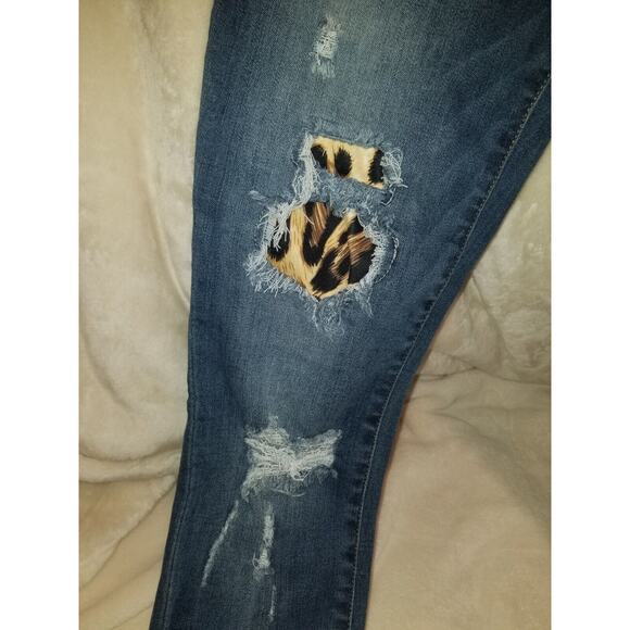 Judy Blue Skinny Fit Jeans 5/27 Distressed Animal Print Mid Rise Stretchy Denim - Picture 6 of 11